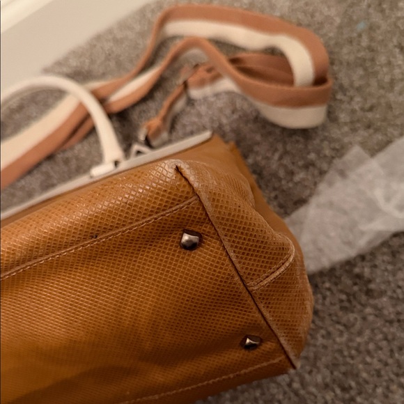 Bottega Veneta Two-Way Leather Tote Bag - Picture 12 of 13